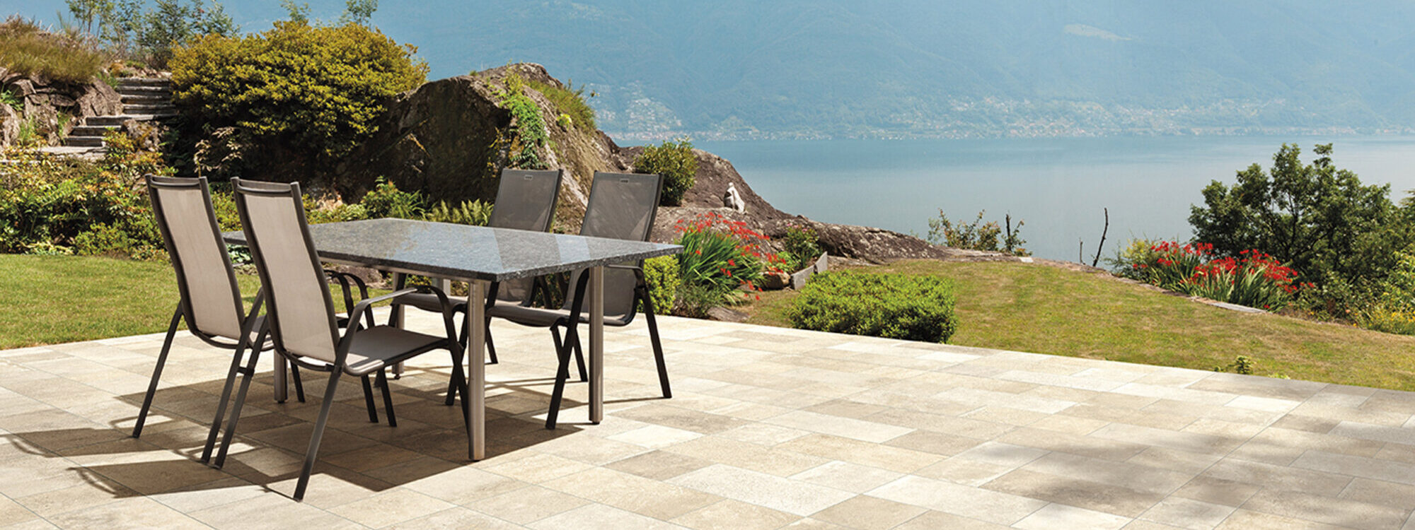 HD_AMB_6 1 2000X750 | ID Carrelage Comment choisir son carrelage extérieur pour éviter les glissades ?